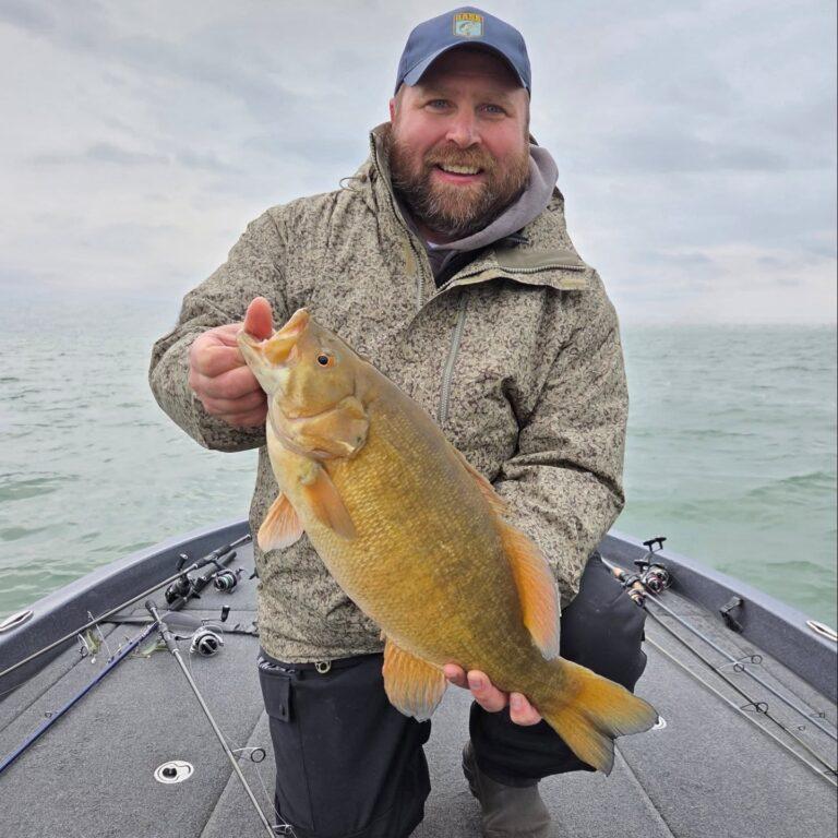 Big Fat Bass Guide Service client Rob with a 6+ lb fall Erie smallmouth bass